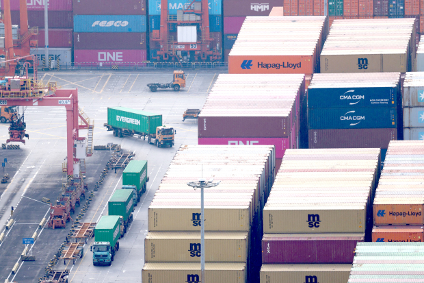 China posts record $1.2trn trade surplus